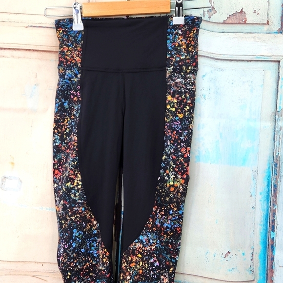 Lululemon Wake & Train Tight *28" in Black / Flowerescent Multi - Picture 5 of 8